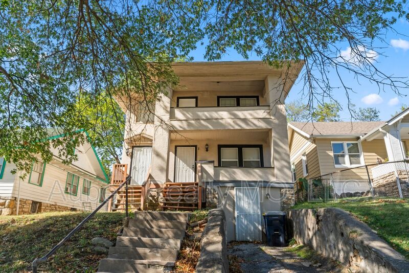 Kansas City Condo: 5342 Park Ave. - Unit 1