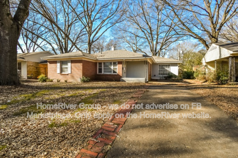 Memphis House: 1271 Wedgewood St
