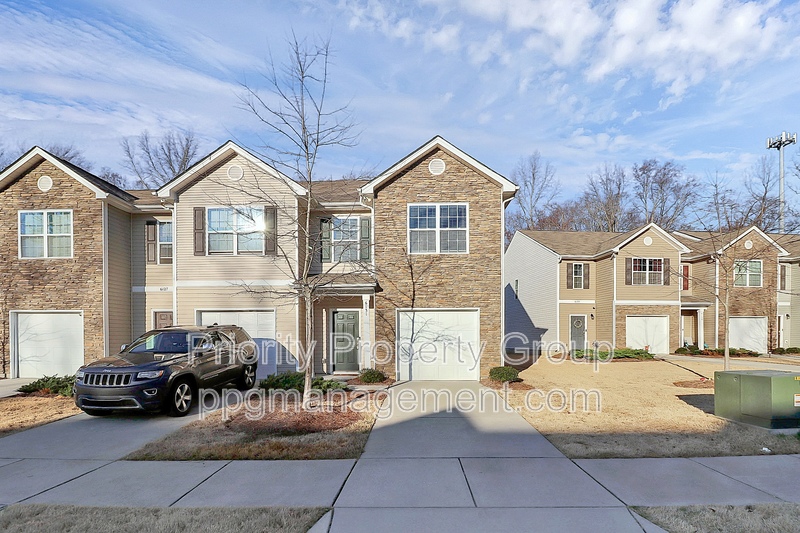 Charlotte Townhome: 6131 Guildford Hill Lane