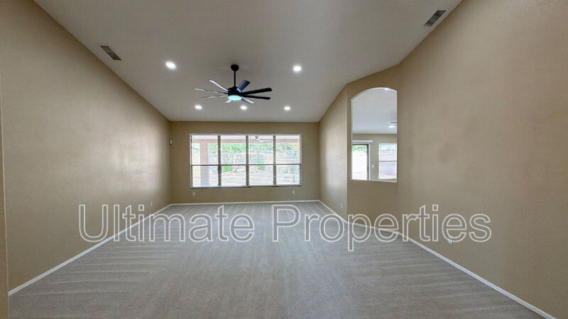 Avondale House: 12360 W Tonto St