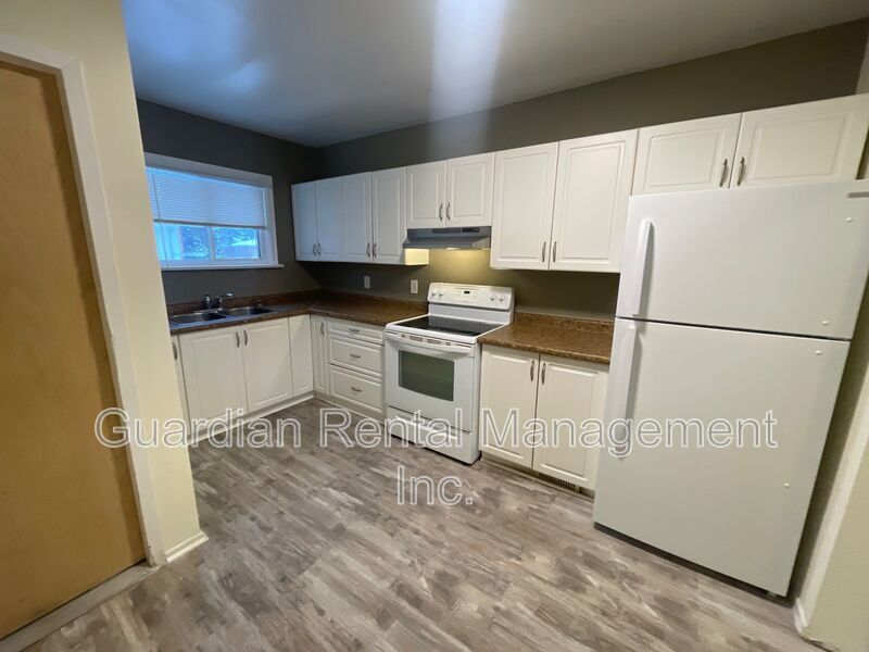 Thunder Bay Condo: 135 Dorothy St