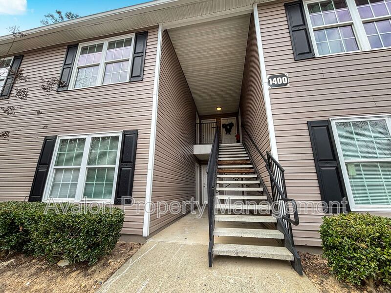 Cartersville House: 1400 Stonehaven Circle