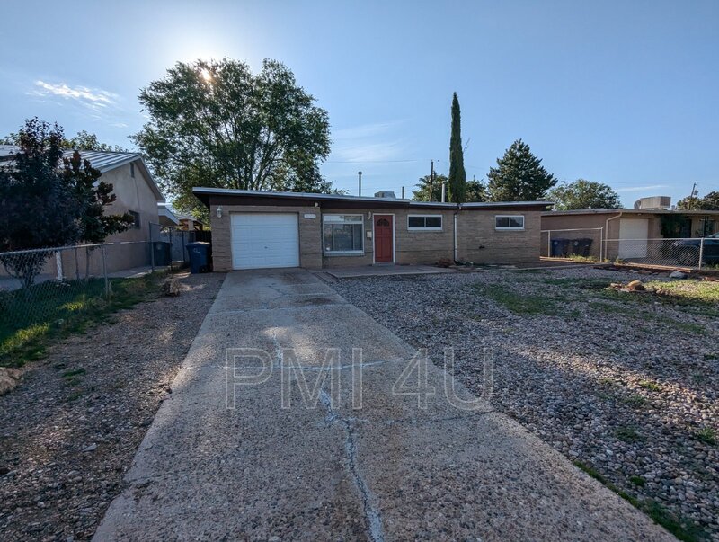 Albuquerque House: 2900 Parsifal St NE