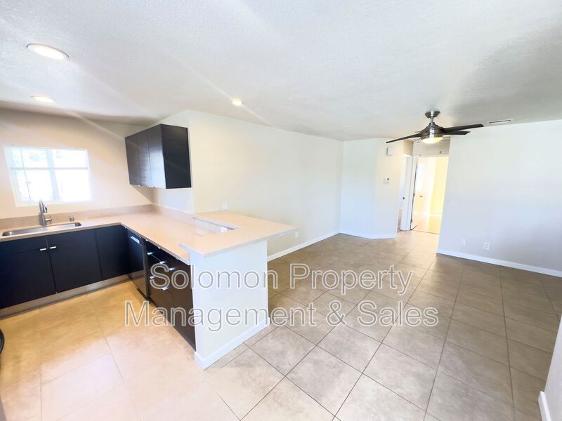 Oceanside Condo: 714 N Freeman Street