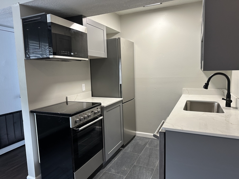 Lawrence Condo: 413 W 14th St - 6