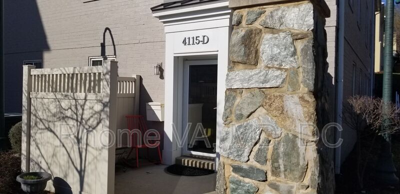 Arlington House: 4115 D S Four Mile Run Dr