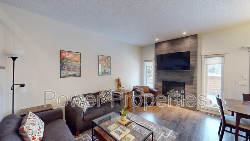 Calgary Townhome: 3113 5 Street Northeast