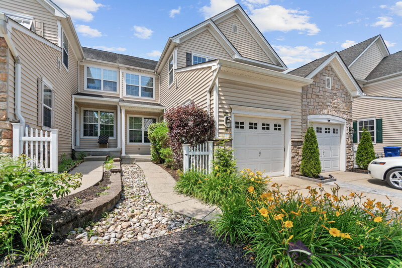 Request a Viewing for 17 Crest Court Tenant Turner