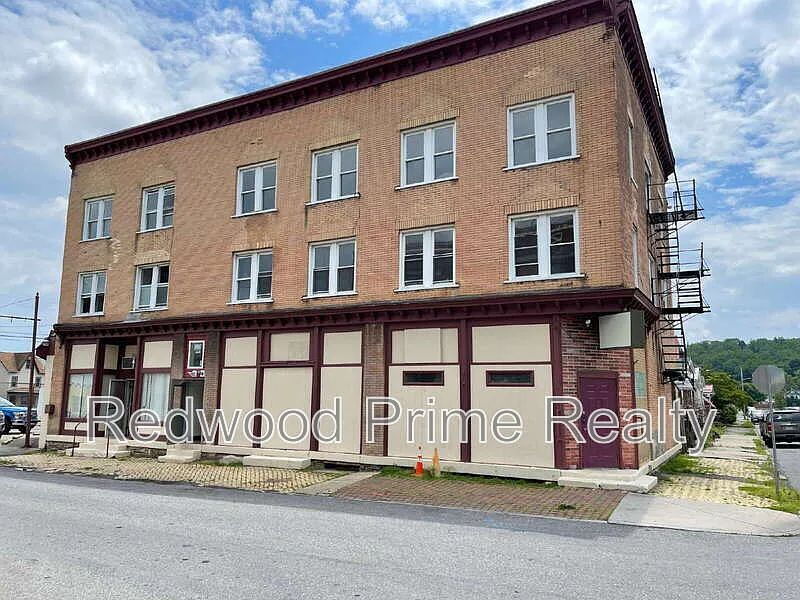 Altoona Condo: 2901 Maple Ave 301