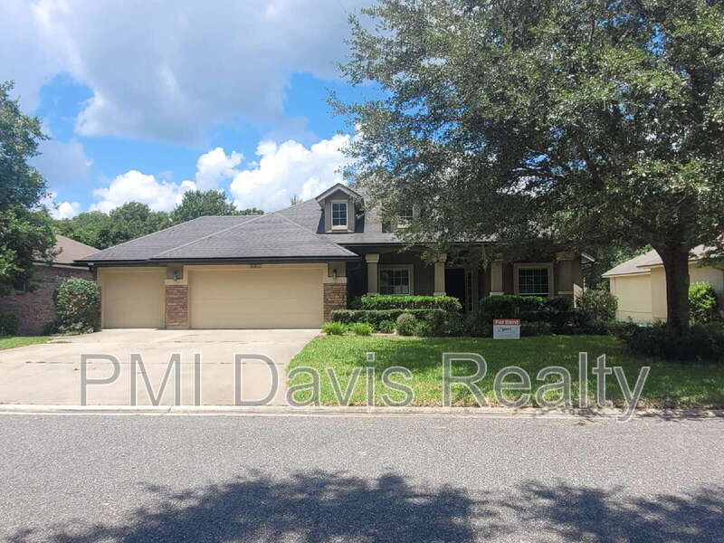 Orange Park House: 680 Chestwood Chase Dr