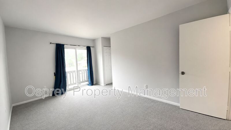 Spacious 3-Bedroom Norfolk Townhome with In-Unit Laundry and Fenced Outdoor Space - Photo 9