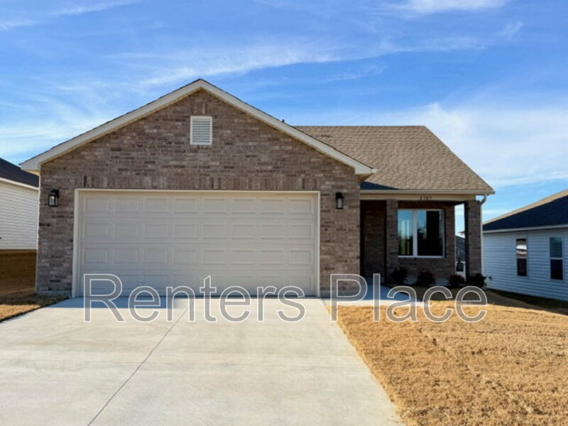 Claremore House: 2103 South Lakin Lane