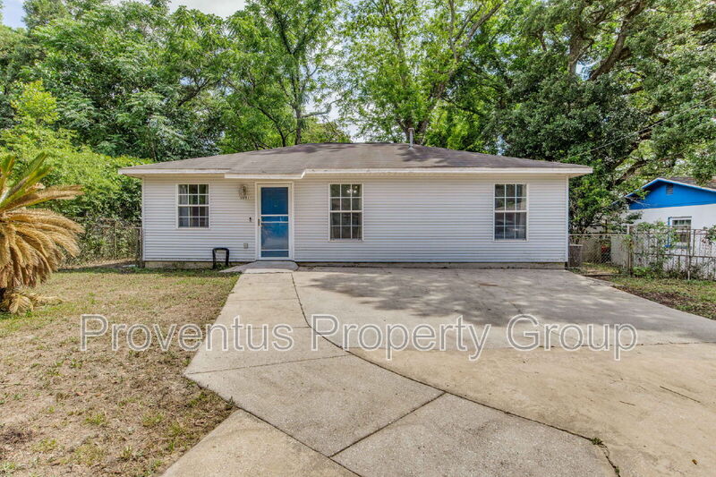 Pensacola House: 1261 Basin Street