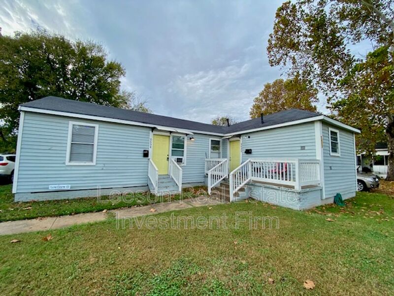 Bossier City House: 2632 & 2634 Foster Street