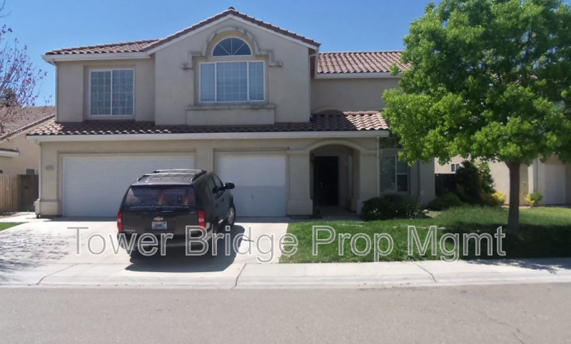 Sacramento House: 3918 Ginko Way