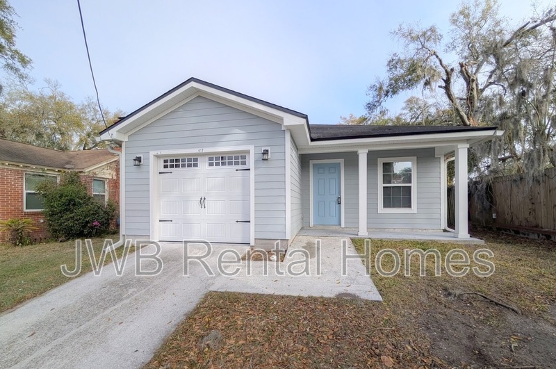 Jacksonville House: 417 47th St W