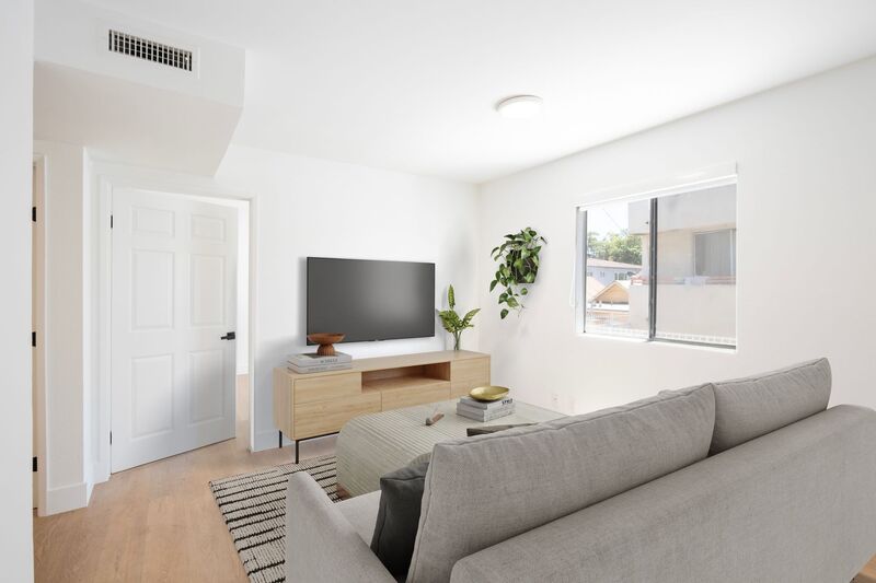 Los Angeles Ca 90038 Condo: 5716 Lexington Ave