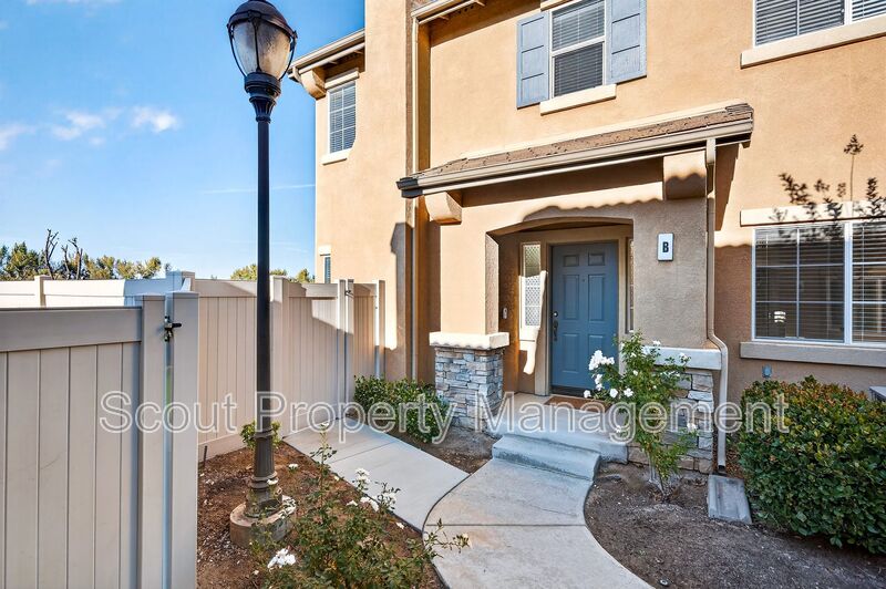 Temecula Townhome: 33496 Winston Way;