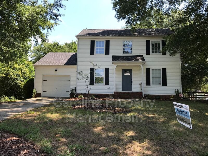 Charlotte House: 11205 Vintage Ln