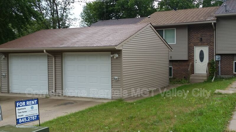 Valley City House: 900 9th Ave SE