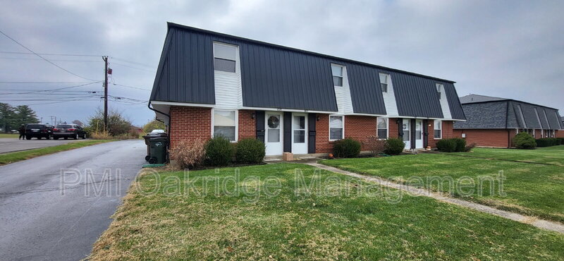 Englewood Condo: 460 Heather St 460