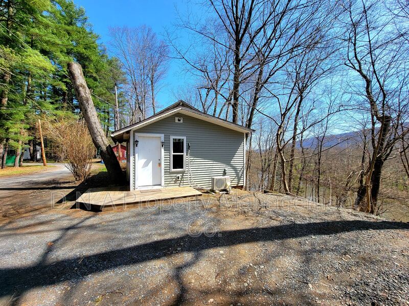 East Stroudsburg House: 264 Acres Road (#4)