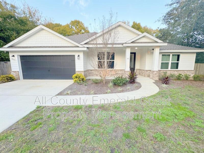 Destin House: 481 Kelly Street