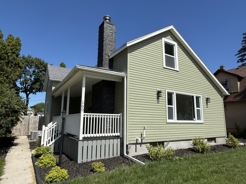 Sheboygan Falls House: 160 Guilford Street
