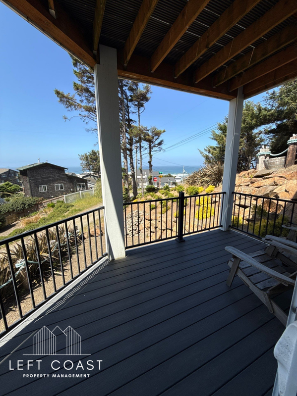 Lincoln City House: 6274 Northeast Port Drive