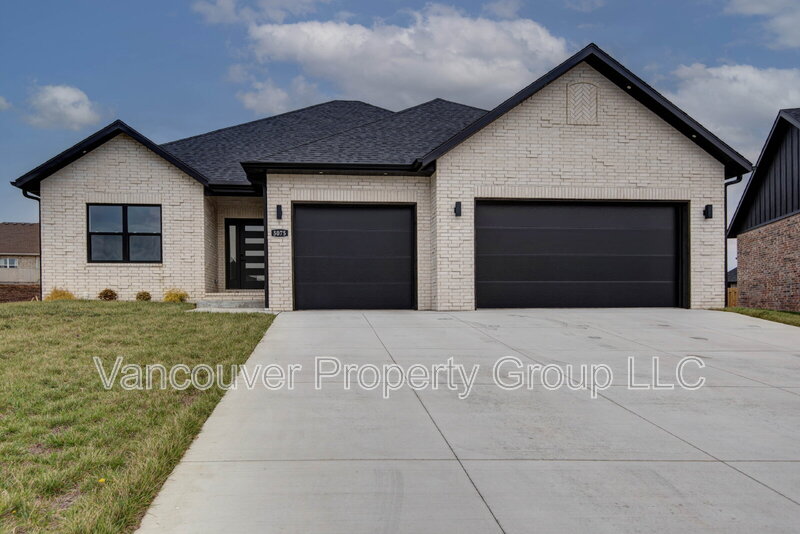 Springfield House: 5075 East Ferdinand Court