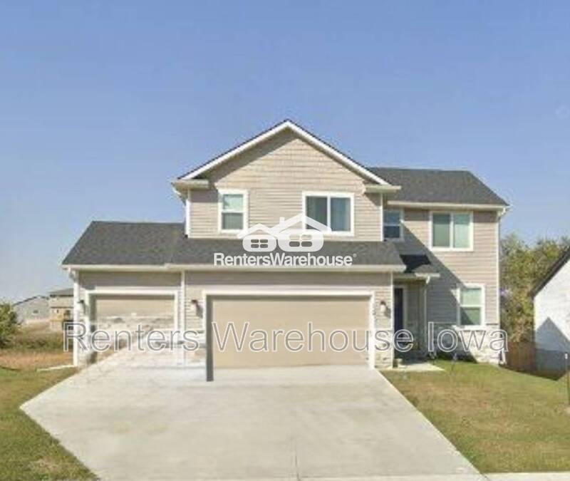 Waukee House: 122 NW Pike Circle