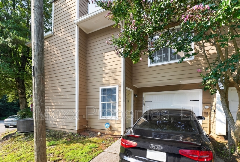 Norcross House: 1024 Wiltshire Way Northwest