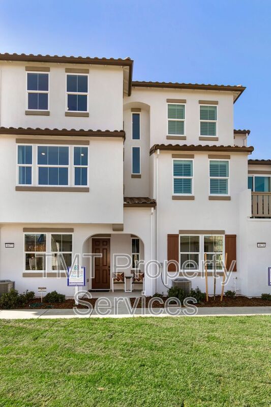 Sacramento Townhome: 2955 Toulouse Walk