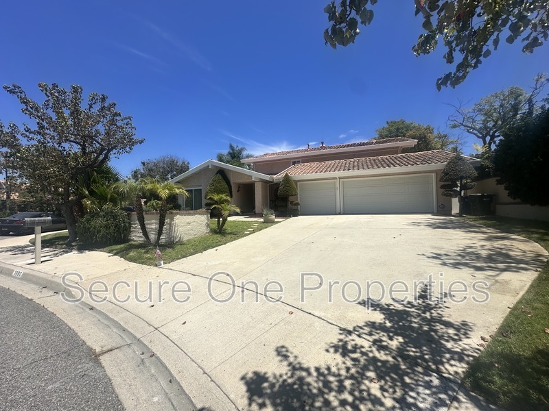 Thousand Oaks House: 3880 Via Verde