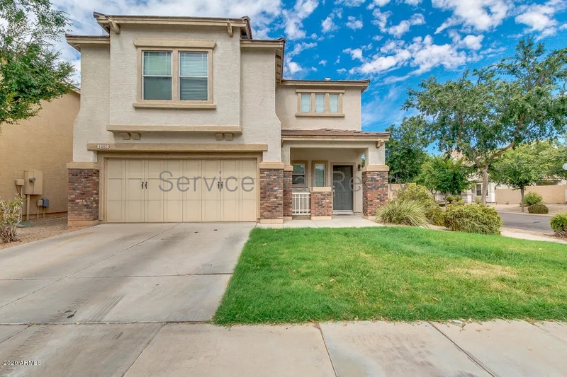 Gilbert House: 1482 S Longspur Ln