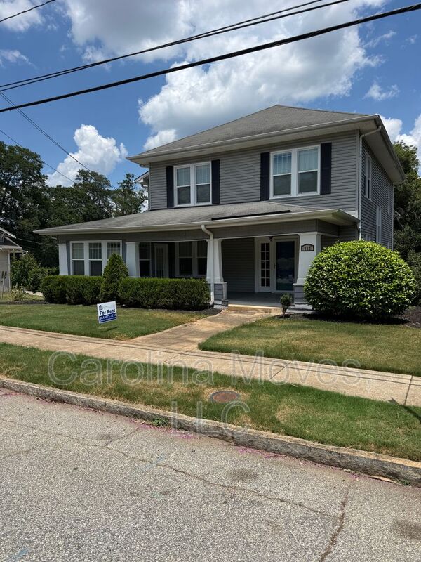 Greenville House: 112 Lavinia Avenue