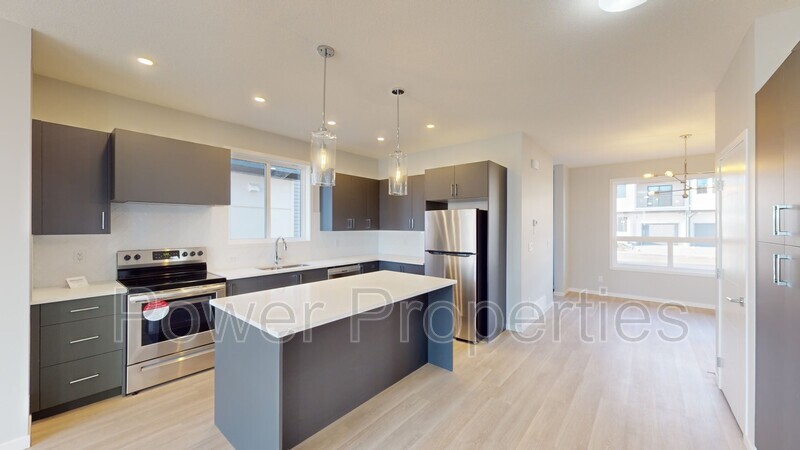 Calgary Townhome: 801 South Point Gate SW