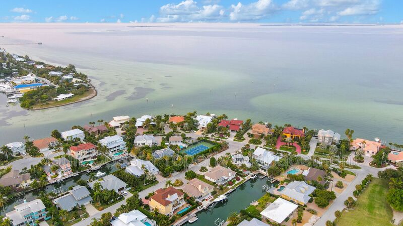 606 N. Point Dr Holmes Beach FL 34217 - Photo 28