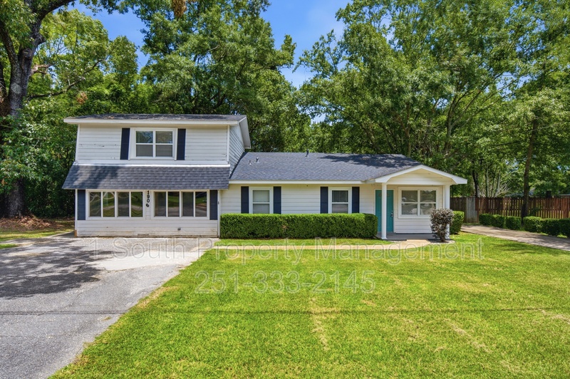 Bay Minette House: 1906 Elaine Ave