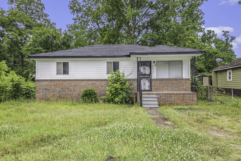 Birmingham House: 3613 Maple Avenue Southwest