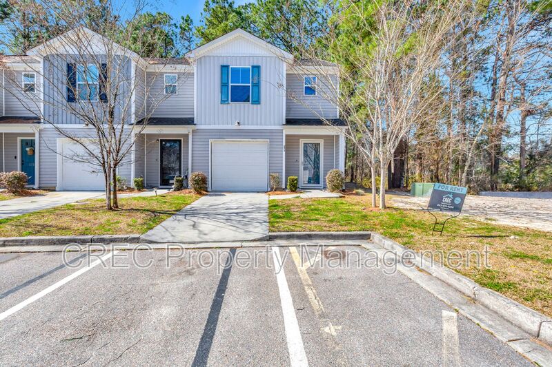 Goose Creek House: 271 Jackson Street