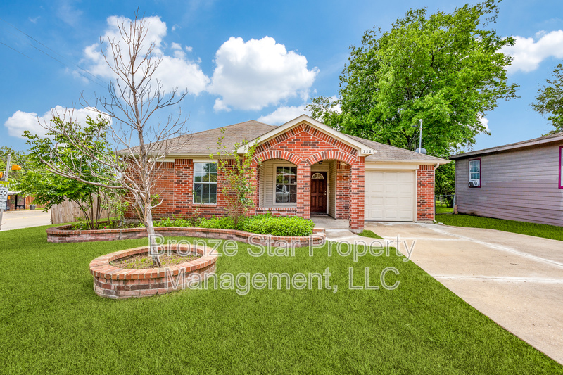 Garland House: 722 Seneca Drive