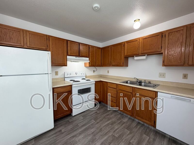 Anchorage House: 7520 Bearfoot Circle