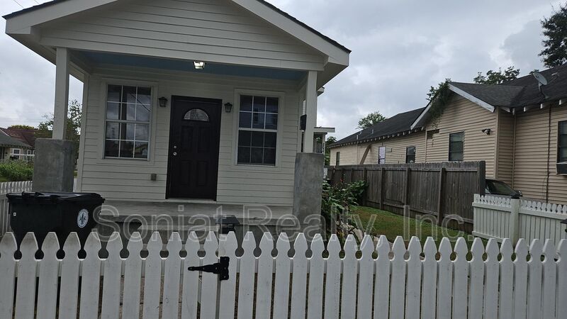 New Orleans Condo: 8637 Belfast Street