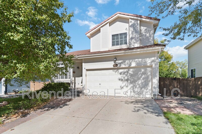 Highlands Ranch House: 1529 Spring Water Way
