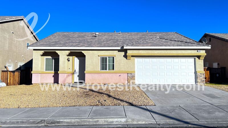 Victorville House: 15219 Hallmark Ln.