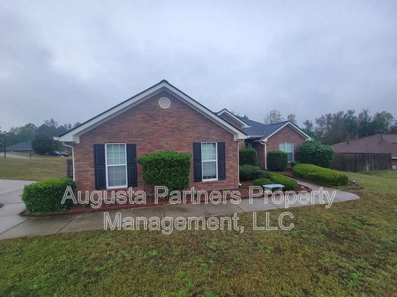 Grovetown House: 1500 Cedar Hill Trl