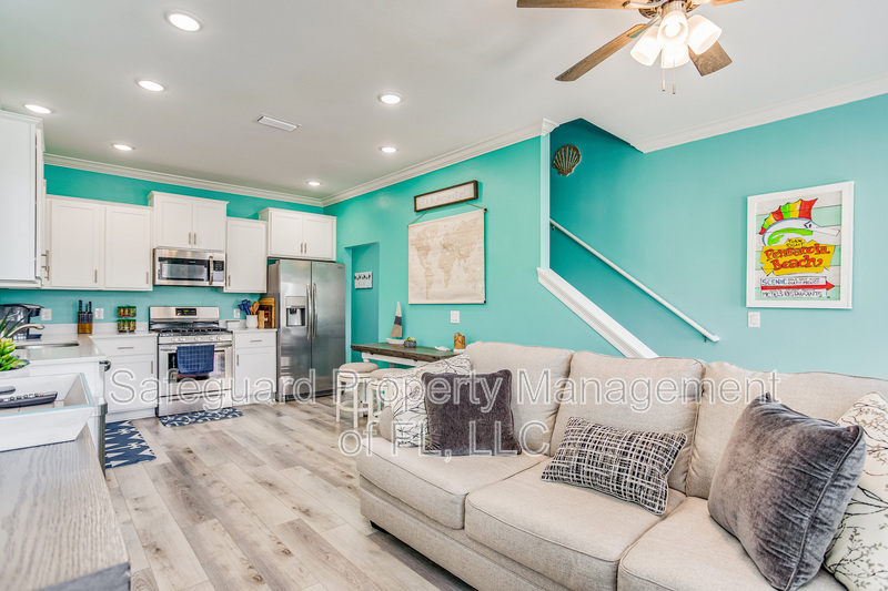 Pensacola House: 1000 W Main St