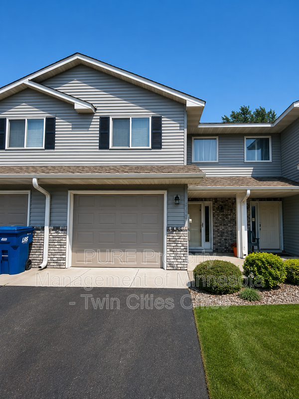 Oakdale Townhome: 6376 Upper 13th St N