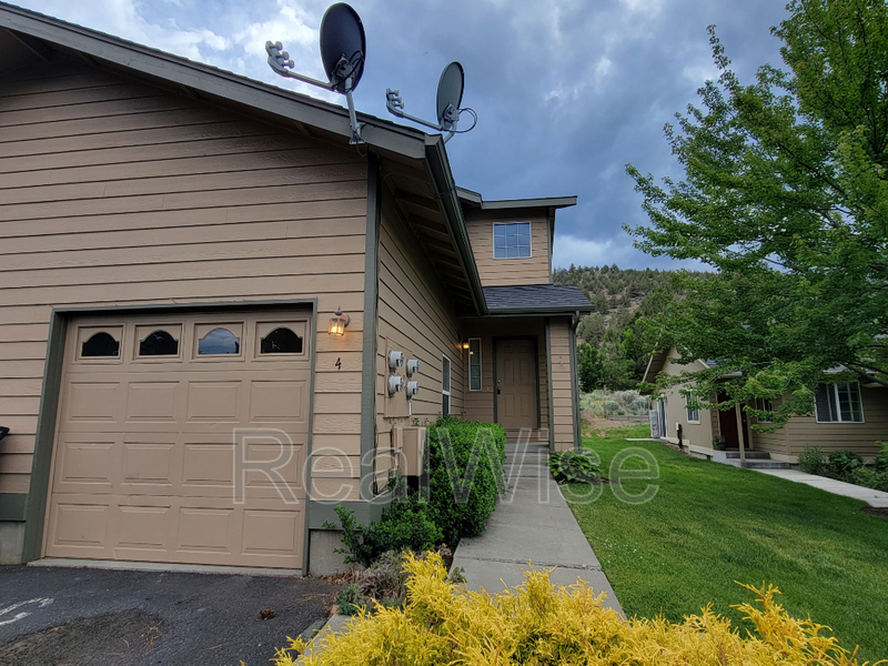 Bend Condo: 1952 NE Zachary Ct